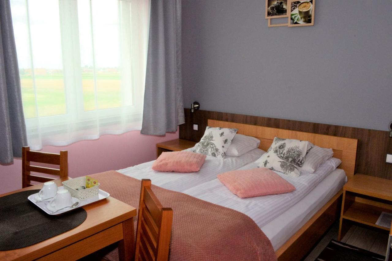 Comfort-24 Plus Słupca エクステリア 写真